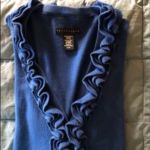 Pretty ruffled collar long sleeve sweater.